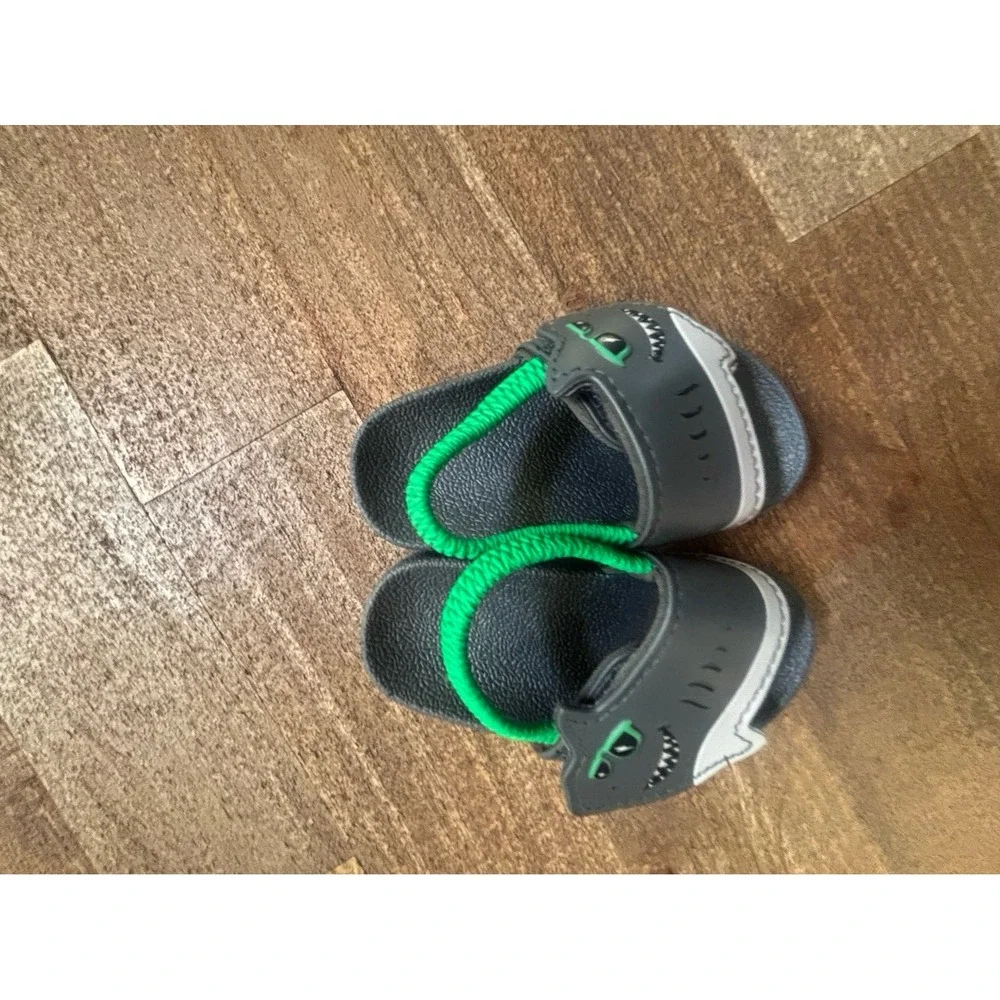 SHARK‎ BAByY Toddler SANDALS SIZE 5